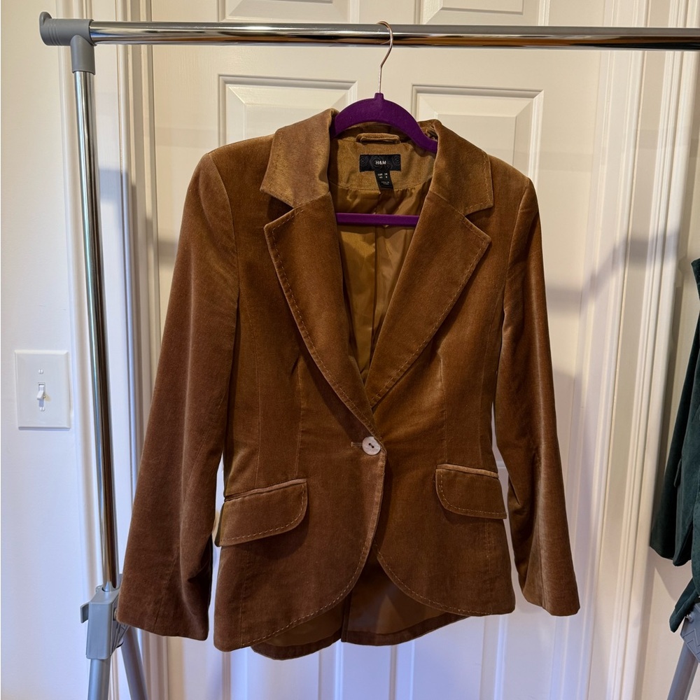 Bronze Velvet Women's Blazer.  NEVER WORN.  Size 8. Tailored fit